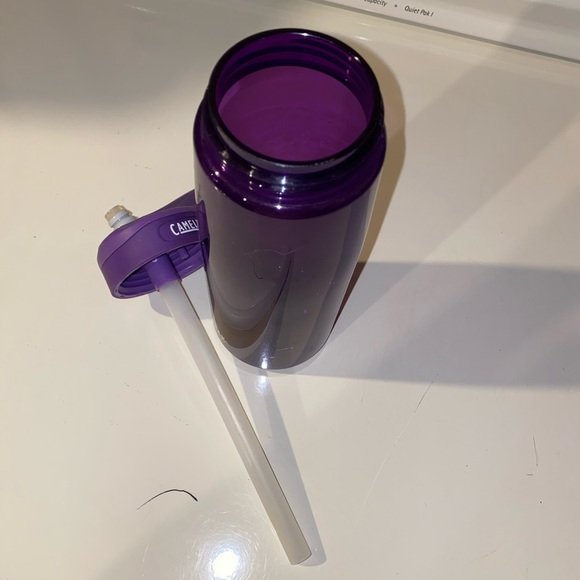 Camelbak water bottle - Picture 3 of 3